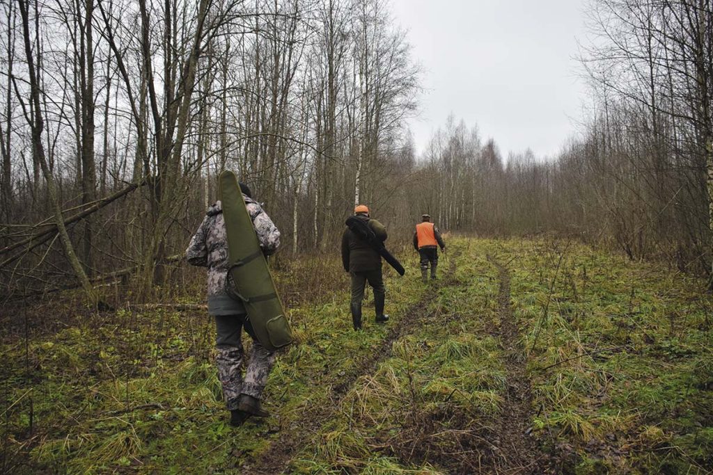 Охотники идут в коллективе